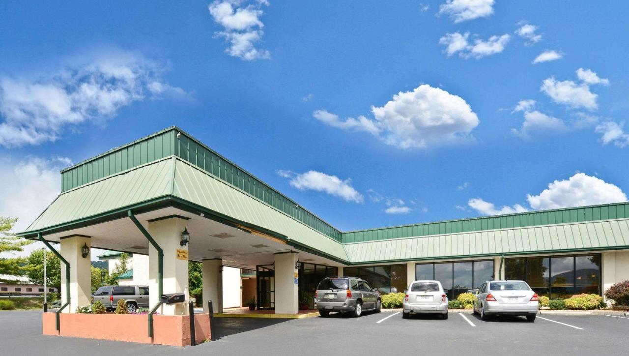 Magnuson Hotel Mountain View Covington Eksteriør billede